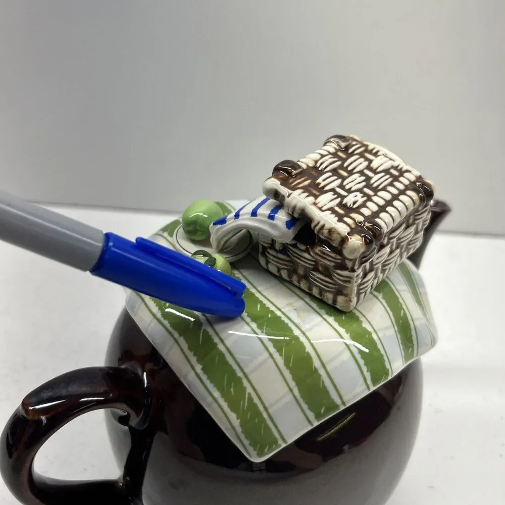 CARDEW DESIGN Brown Betty Summer Picnic Teapot Made in England ‼️Read‎ Desc‼️